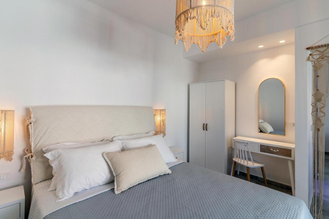 Santorossa Luxury Villas Emporio  Eksteriør bilde