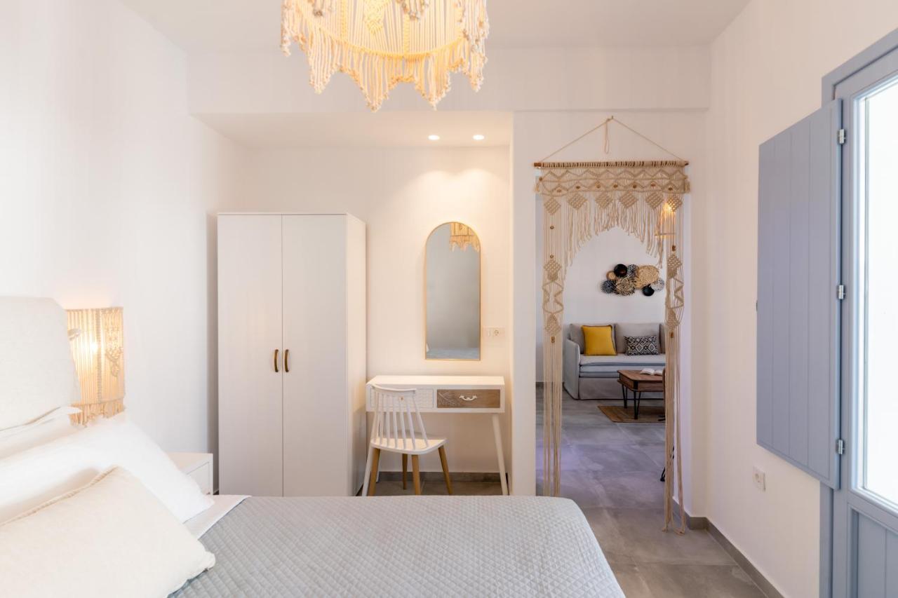 Santorossa Luxury Villas Emporio  Eksteriør bilde