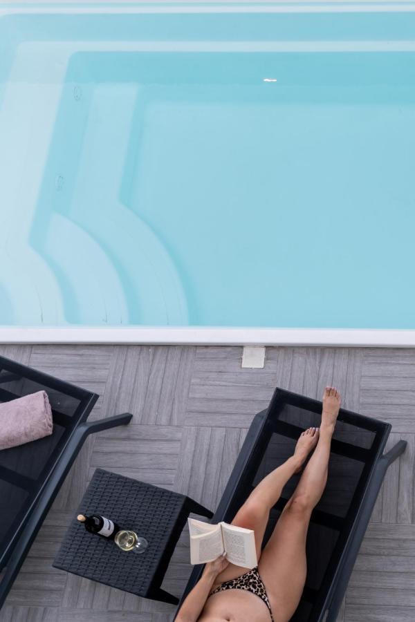 Santorossa Luxury Villas Emporio  Eksteriør bilde