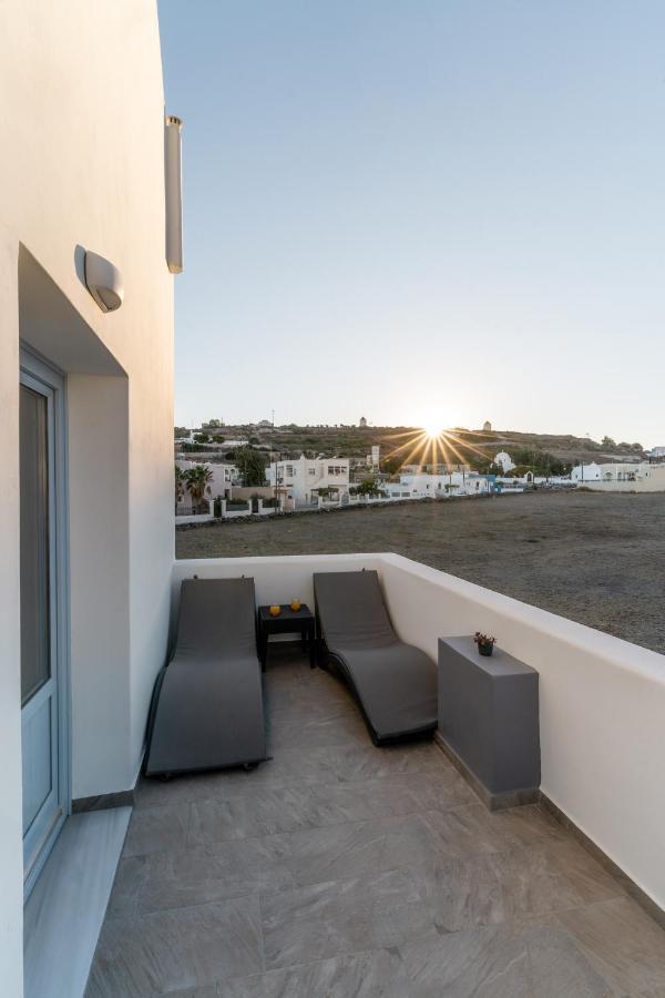Santorossa Luxury Villas Emporio  Eksteriør bilde