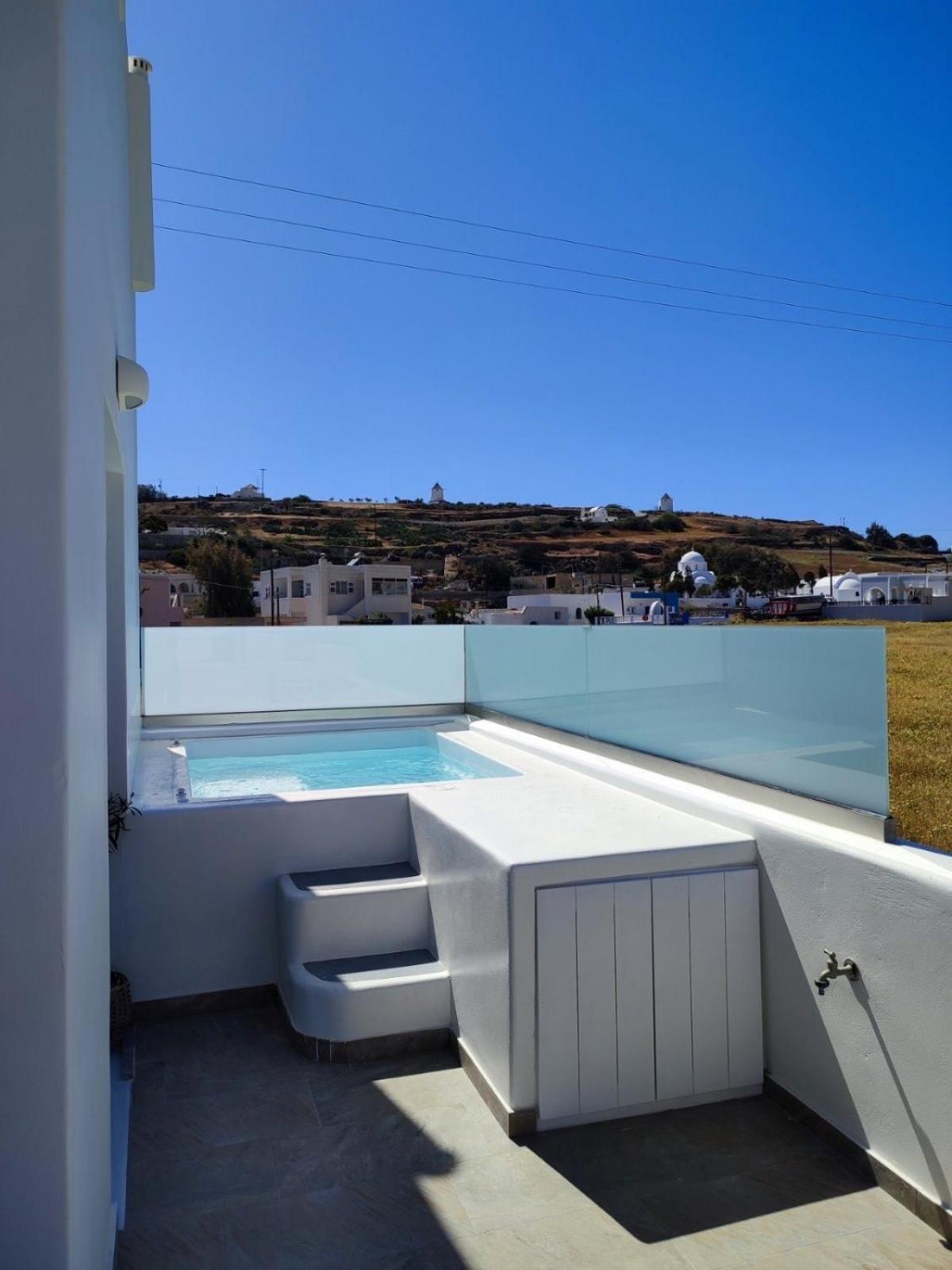 Santorossa Luxury Villas Emporio  Eksteriør bilde